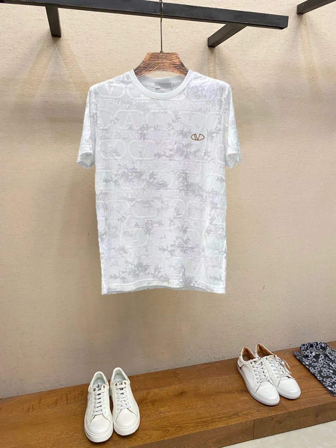 VLTN SS T （3 ） + ， ， ， ， ， T。 ， ， ， 。 ， ， ， ， ！ ， ！ ， ， ， ， ， T T 、 ！ ！ 、 、 T， ， ， ， ！ ， ， ， . , , SS . ：White Black Sizes：M L XL 2XL 3XL